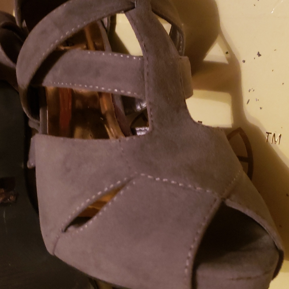 Brand: Liliana heels - Picture 6 of 6